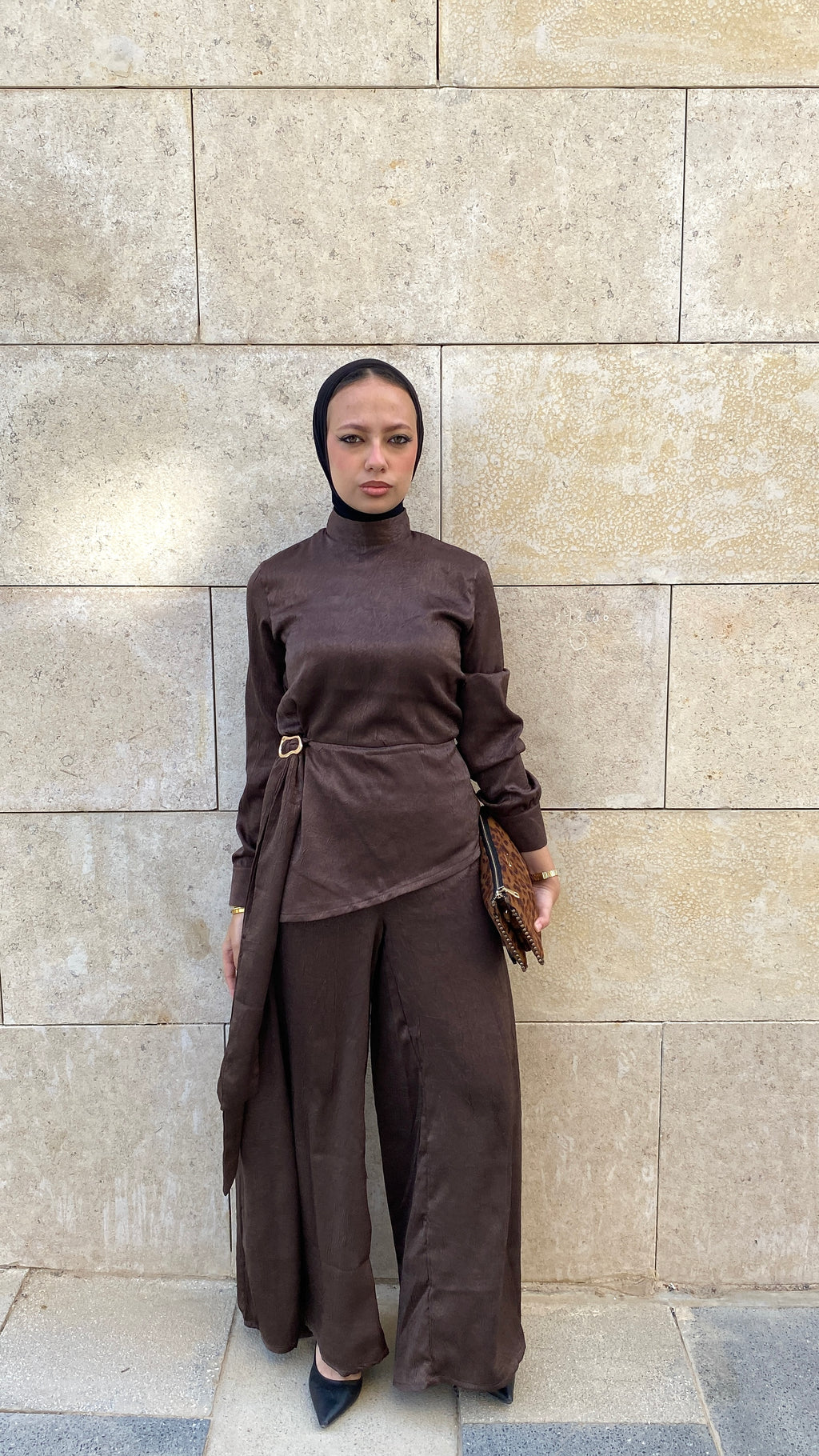 The Signature Drawstring Set in Dark Brown