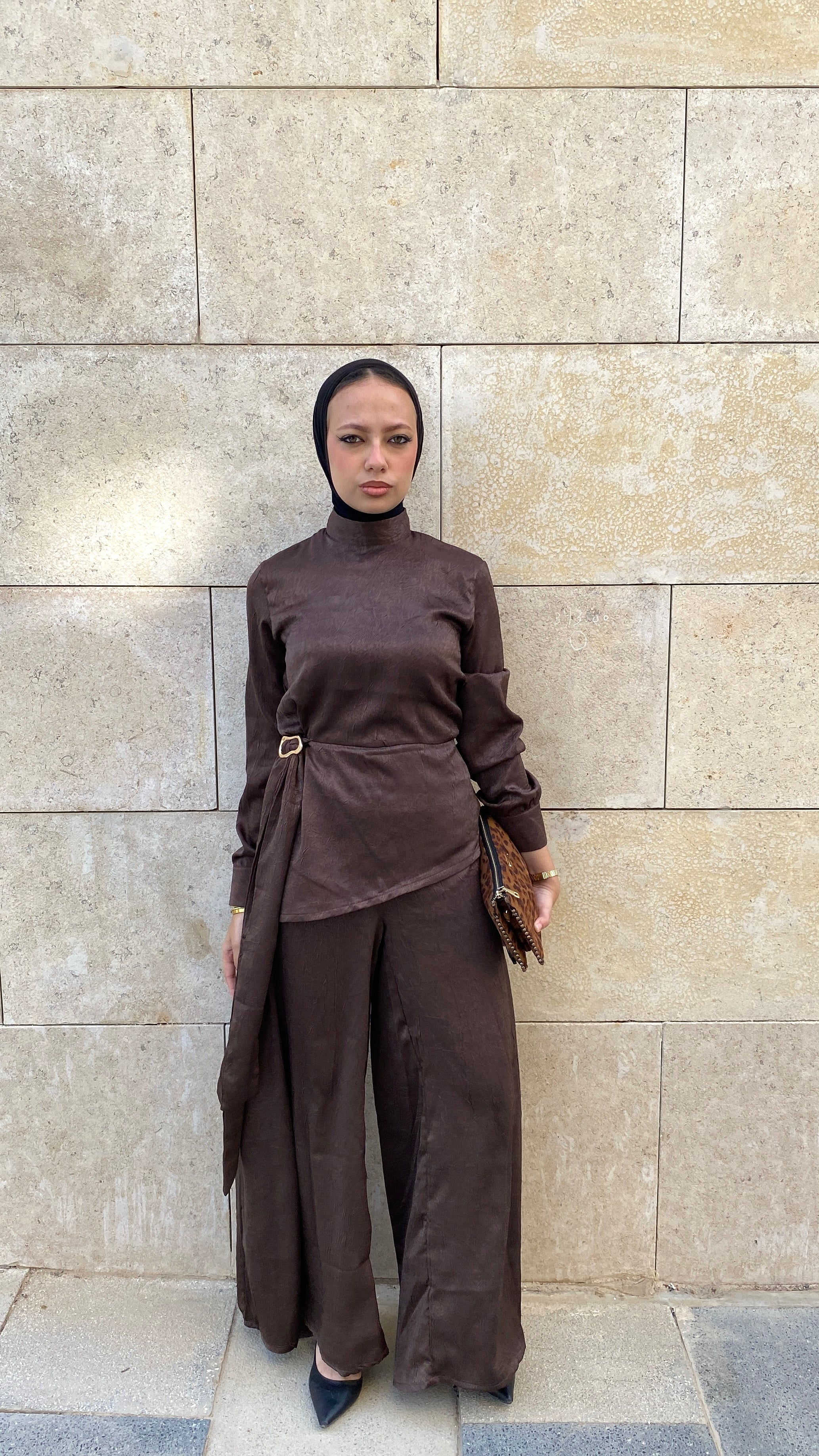 The Signature Drawstring Set in Dark Brown