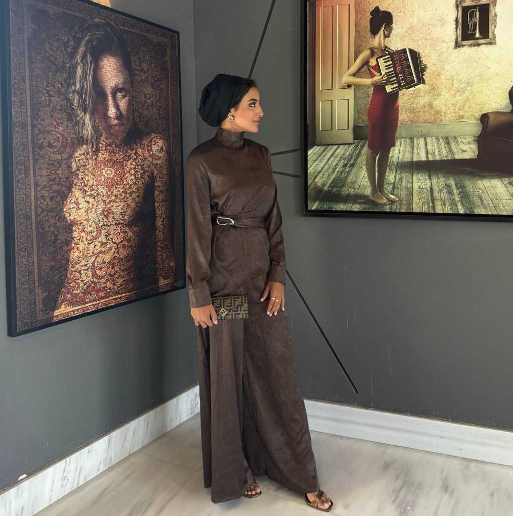 The Signature Drawstring Set in Dark Brown